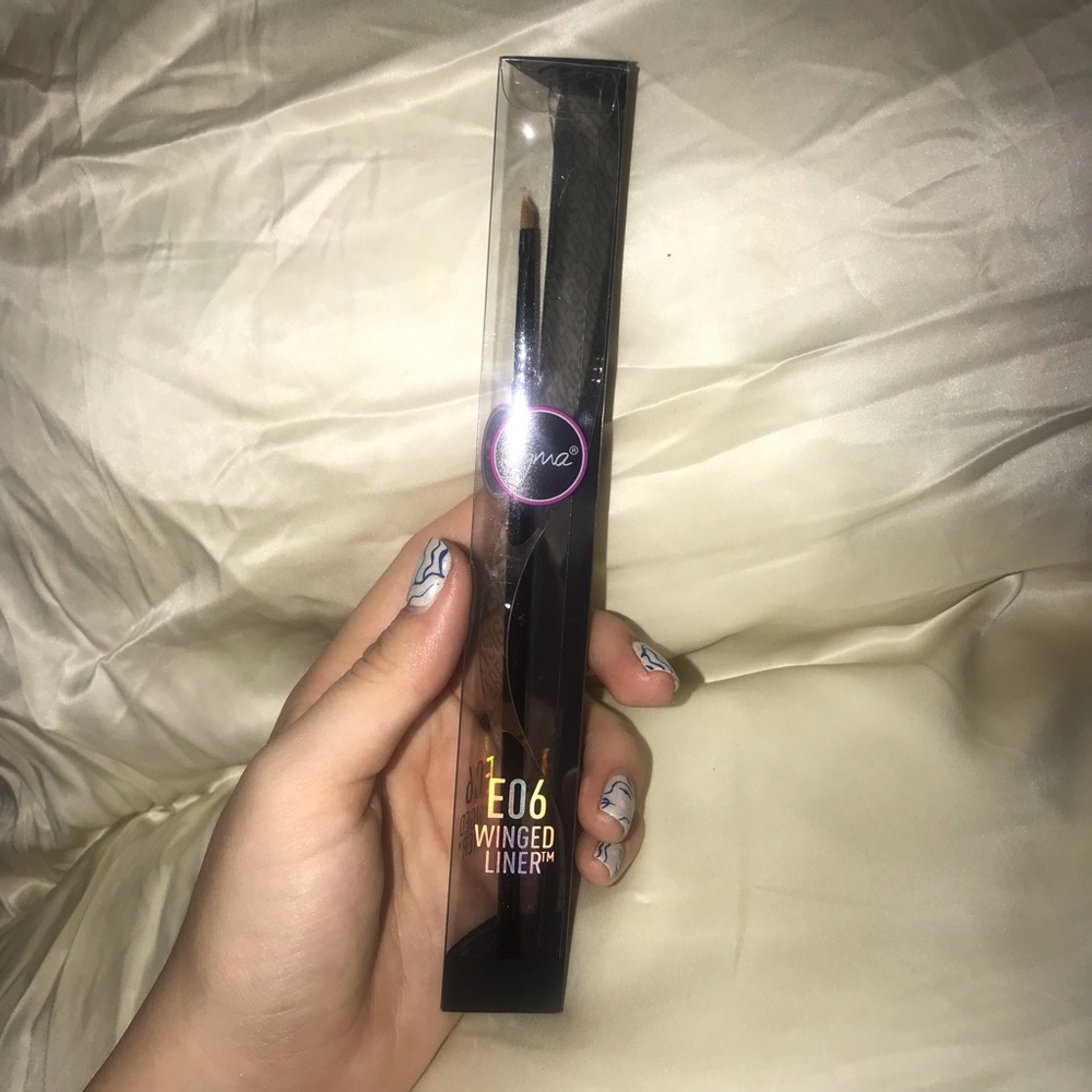 Sigma E06 Winged Liner Brush